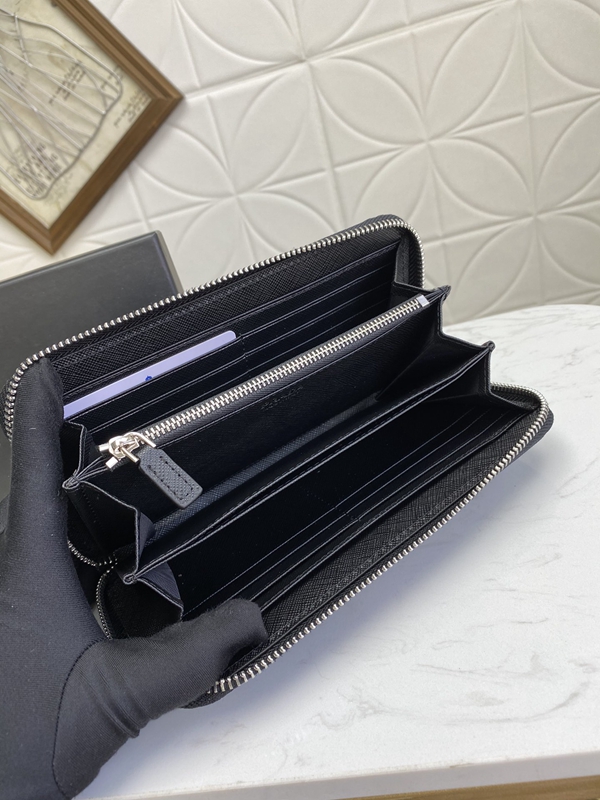 プラダ財布コピー角部分ディテール